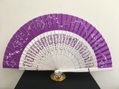 abanico pintado en morado