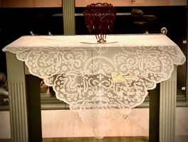 mantilla blanca bordada a mano