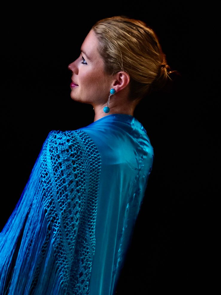 mantón azul